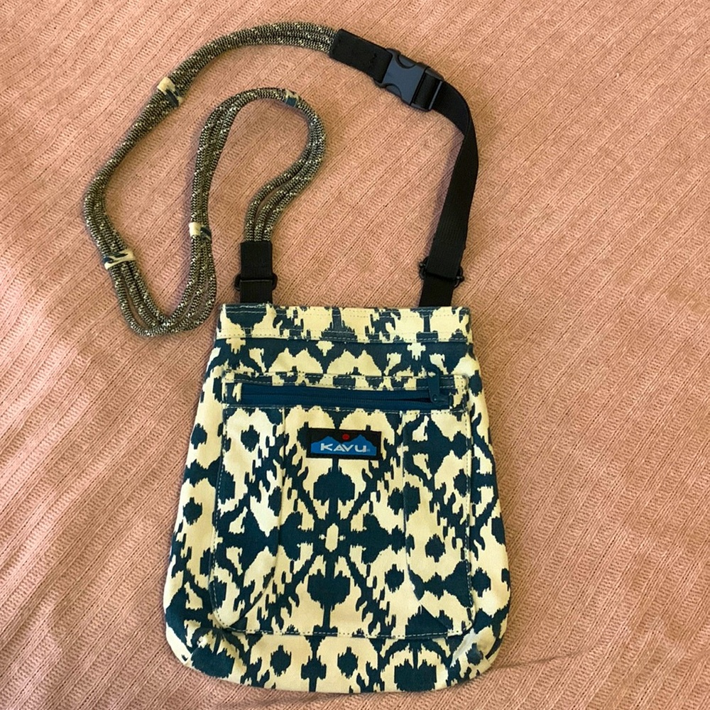 KAVU women’s keepalong crossbody bag